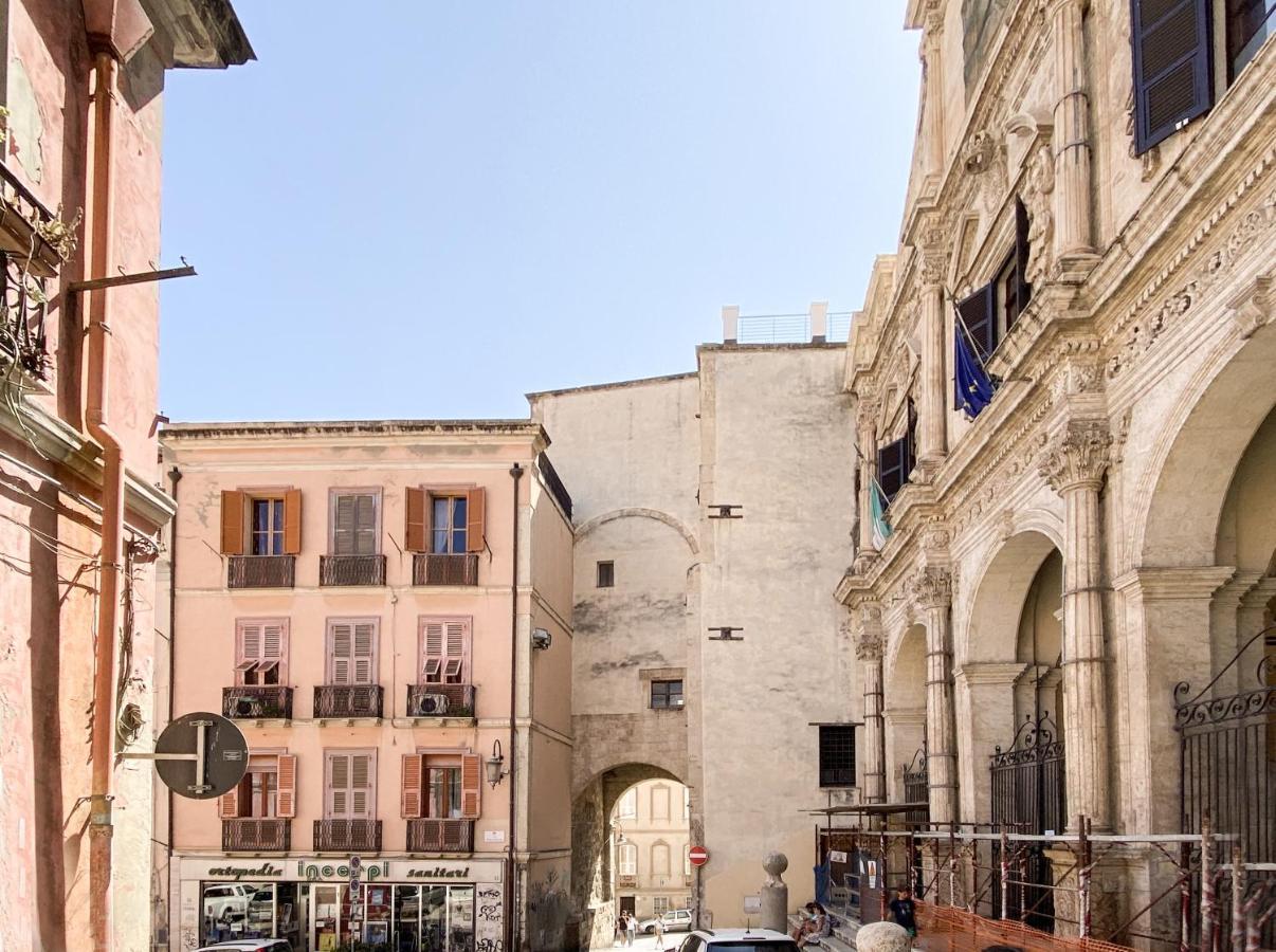 Su Meri Stampace - Luxury Apartment City Center Cagliari Ngoại thất bức ảnh